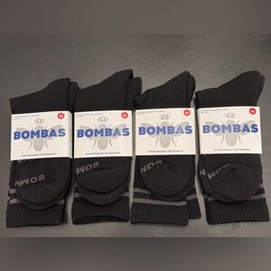 FOUR PAIR BLACK BOMBAS CREW SOCKS MEDIUM NWT #92